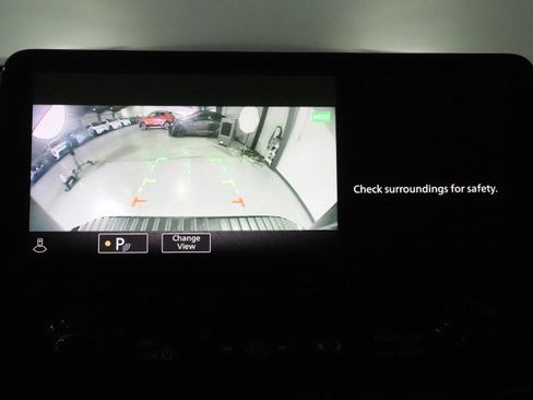 Used 2022 Nissan Armada SL image 35