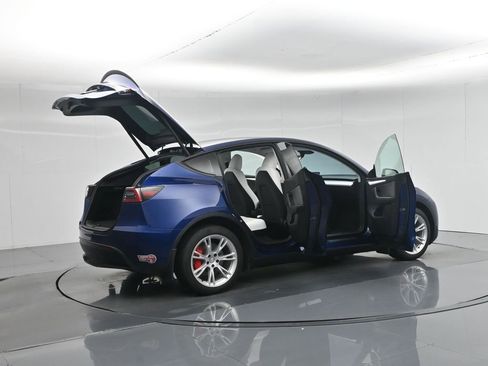 Used 2024 Tesla Model Y Long Range image 4