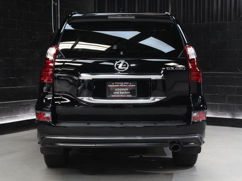 Used 2022 Lexus GX 460 Premium w/ Accessory Package AWD/4WD image 11
