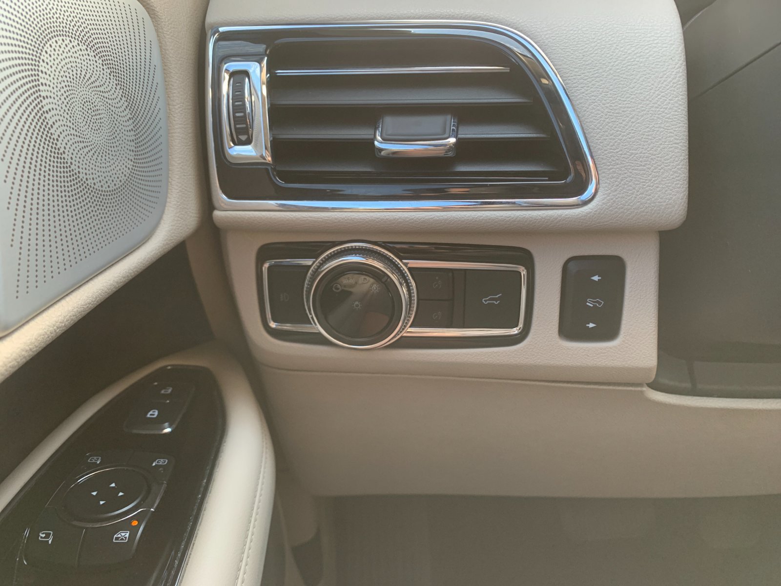 Used 2021 Lincoln Navigator Reserve w/ Luxury Package AWD/4WD image 34