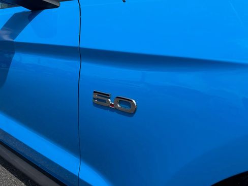 Used 2017 Ford Mustang GT RWD image 9