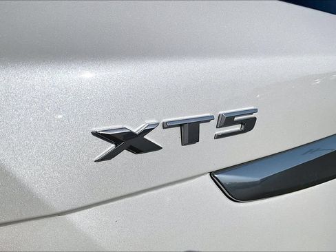Used 2022 Cadillac XT5 Premium Luxury w/ Technology Package FWD image 33