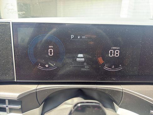 Used 2025 Hyundai Santa Fe SEL AWD/4WD image 13