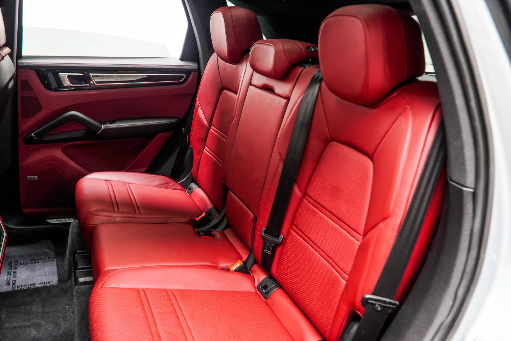 Used 2023 Porsche Cayenne w/ Premium Package AWD/4WD image 55
