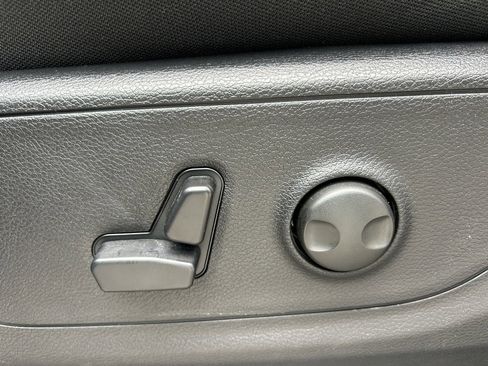 New 2026 RAM 1500 4x4 Crew Cab image 12