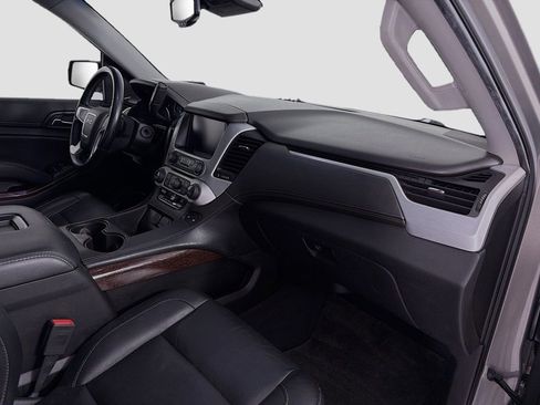 Used 2019 GMC Yukon SLT w/ HD Trailering Package image 33