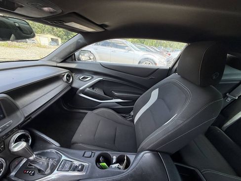 Used 2017 Chevrolet Camaro LT RWD image 21