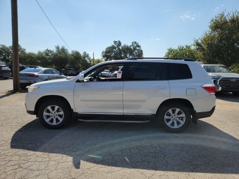 Used 2013 Toyota Highlander SE FWD image 8