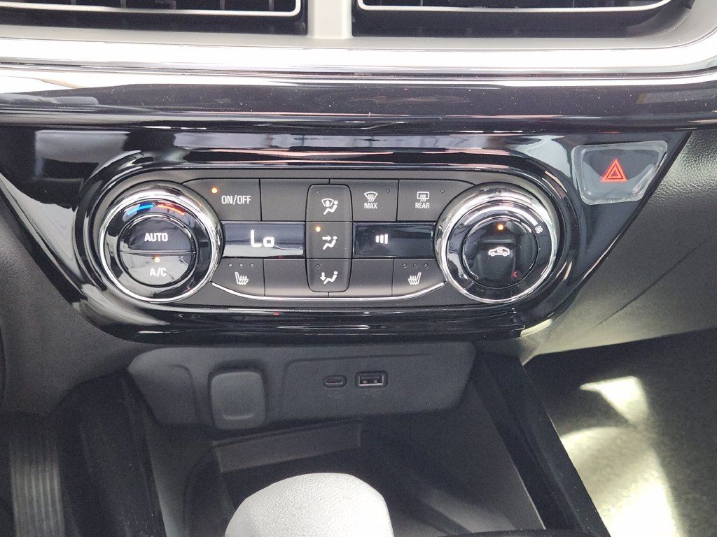 New 2026 Chevrolet Trax RS w/ Sunroof Package FWD image 14