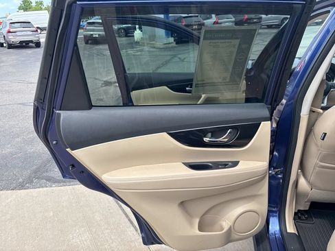 Used 2019 Nissan Rogue SL w/ Premium Package AWD/4WD image 28