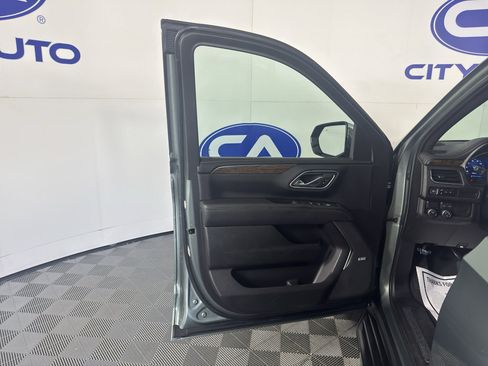 Used 2023 Chevrolet Suburban Premier RWD image 14