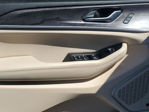 Used 2022 Jeep Grand Cherokee Limited w/ Luxury Tech Group II image 42