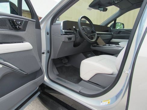 New 2025 Cadillac Escalade IQ Sport 1 w/ LPO, ONYX Package image 6