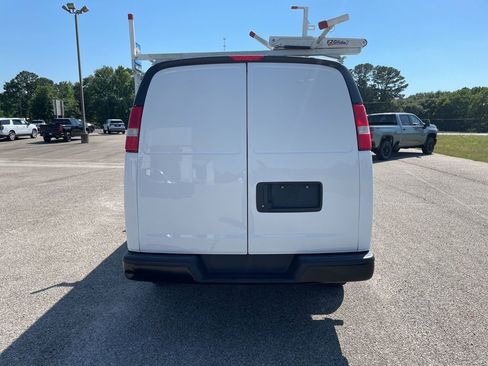Used 2023 GMC Savana 2500 w/ Driver Convenience Package RWD image 4