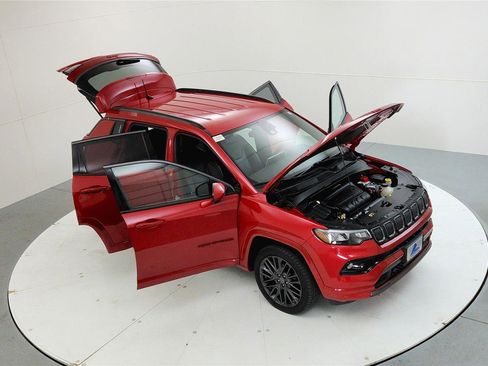 Used 2022 Jeep Compass Limited image 15