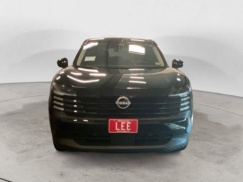 Used 2025 Nissan Kicks SV AWD/4WD image 9