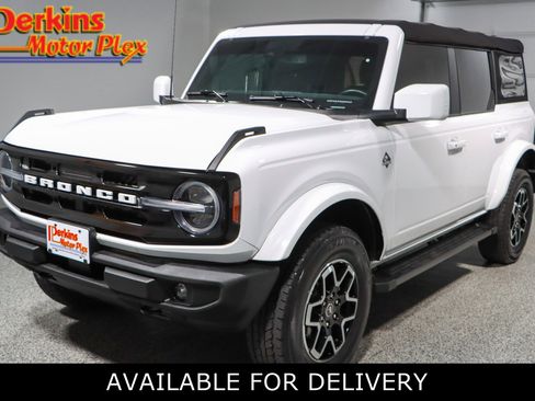 Used 2022 Ford Bronco Outer Banks image 1