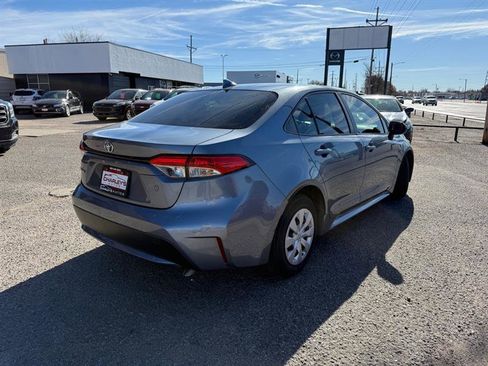 Used 2021 Toyota Corolla L image 4
