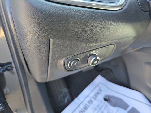 Used 2022 Chevrolet Equinox LT image 20