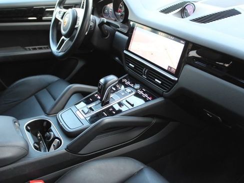 Used 2020 Porsche Cayenne image 21