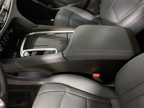 Certified 2023 Buick Enclave Essence image 20