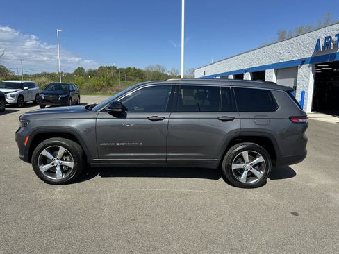 Used 2022 Jeep Grand Cherokee L Limited AWD/4WD image 2