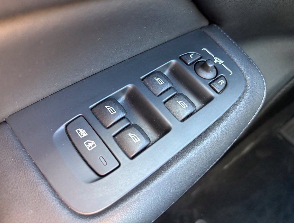 Used 2024 Volvo S60 T8 Plus w/ Climate Package AWD/4WD image 29