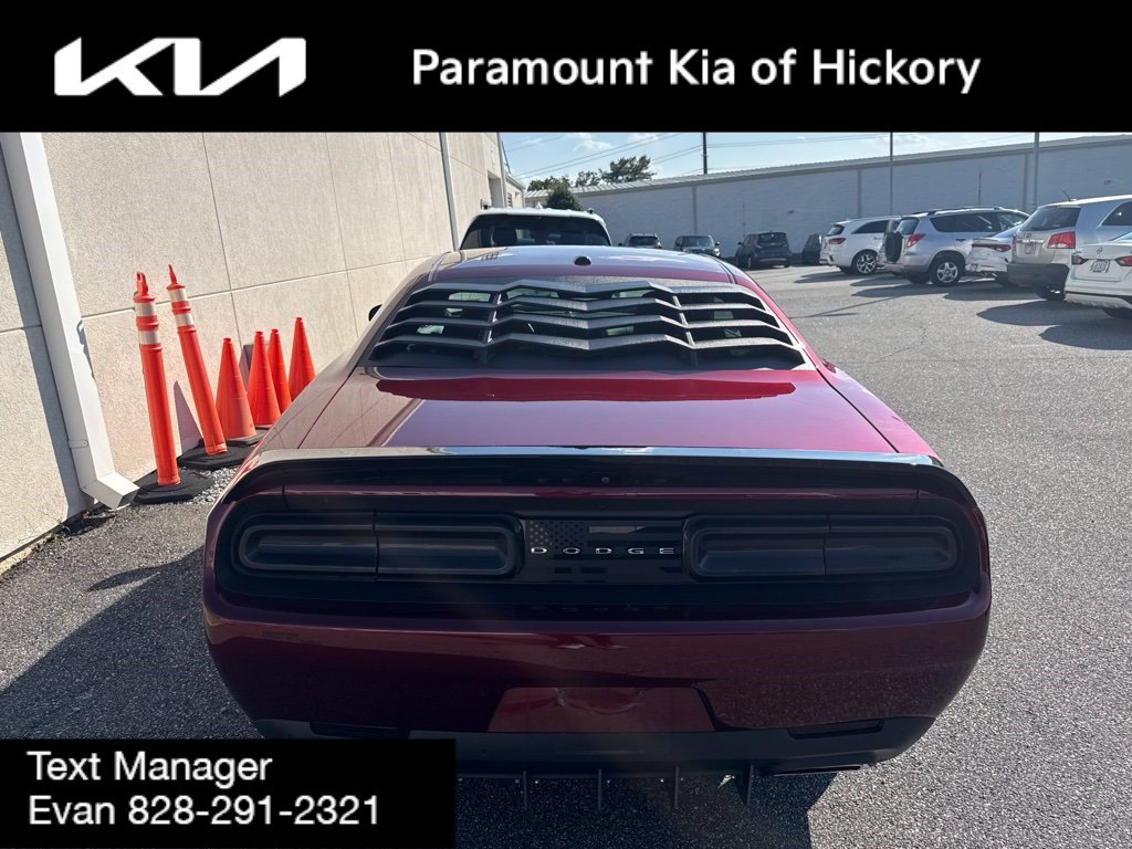 Used 2022 Dodge Challenger R/T w/ Driver Convenience Group RWD image 5