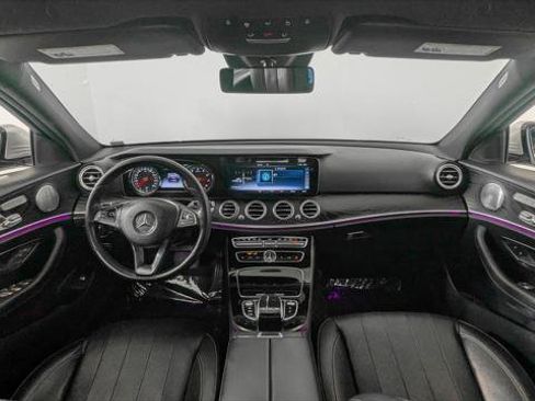 Used 2017 Mercedes-Benz E 400 4MATIC Wagon image 28