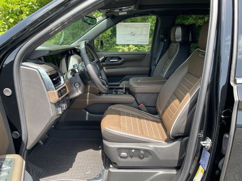 New 2026 GMC Yukon Denali Ultimate AWD/4WD image 14