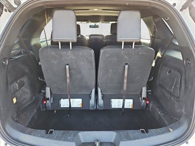 Used 2018 Ford Explorer XLT w/ Equipment Group 202A FWD image 6