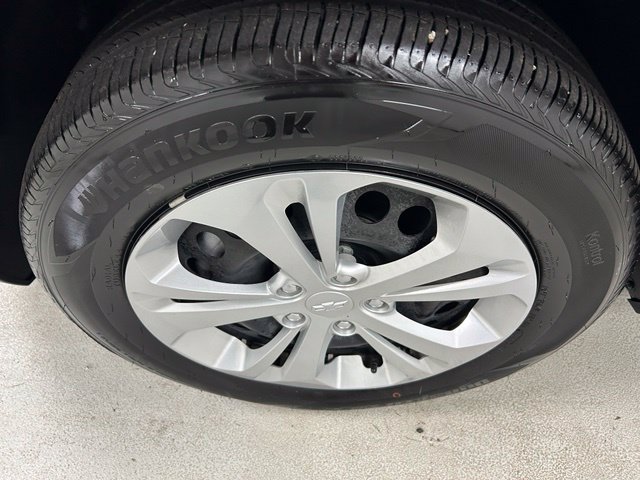 Used 2024 Chevrolet Trax LS w/ Driver Confidence Package FWD image 9