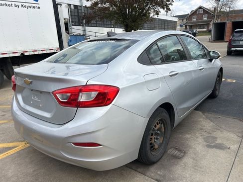 Used 2017 Chevrolet Cruze LS image 4