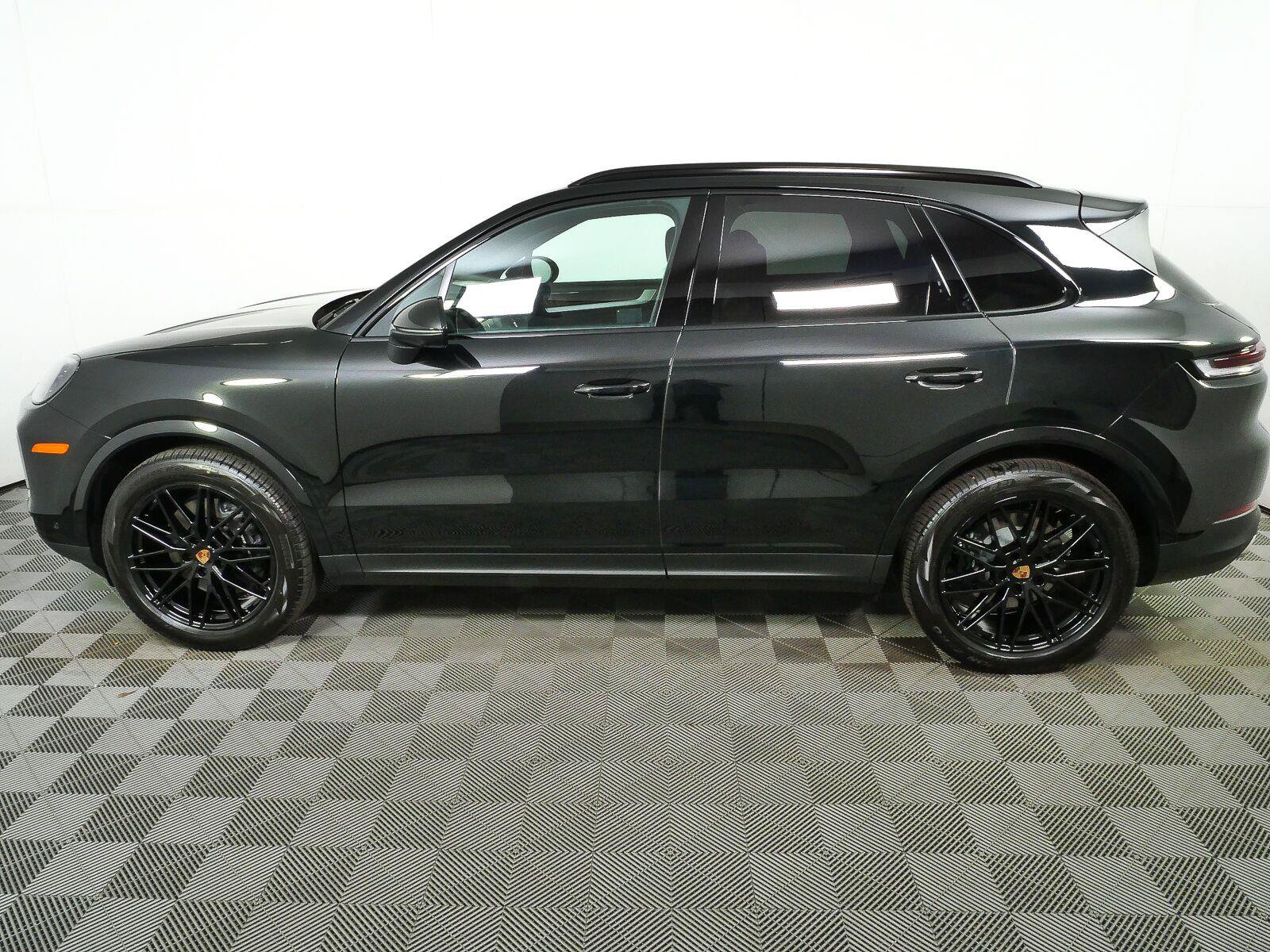 New 2026 Porsche Cayenne AWD/4WD image 2