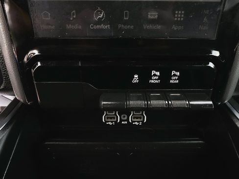 Used 2025 RAM 1500 Laramie w/ Sport Appearance Package AWD/4WD image 26