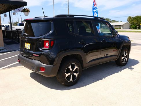 Used 2019 Jeep Renegade Trailhawk AWD/4WD image 5