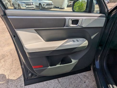 Used 2025 Hyundai Santa Fe SEL image 11