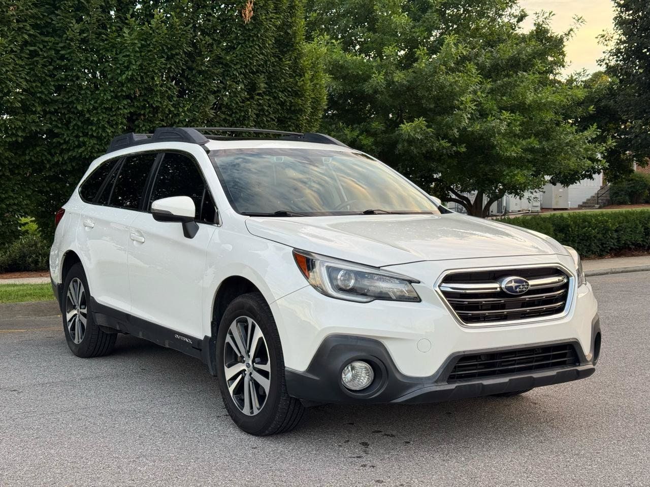 Used 2018 Subaru Outback 2.5i Limited AWD/4WD image 2