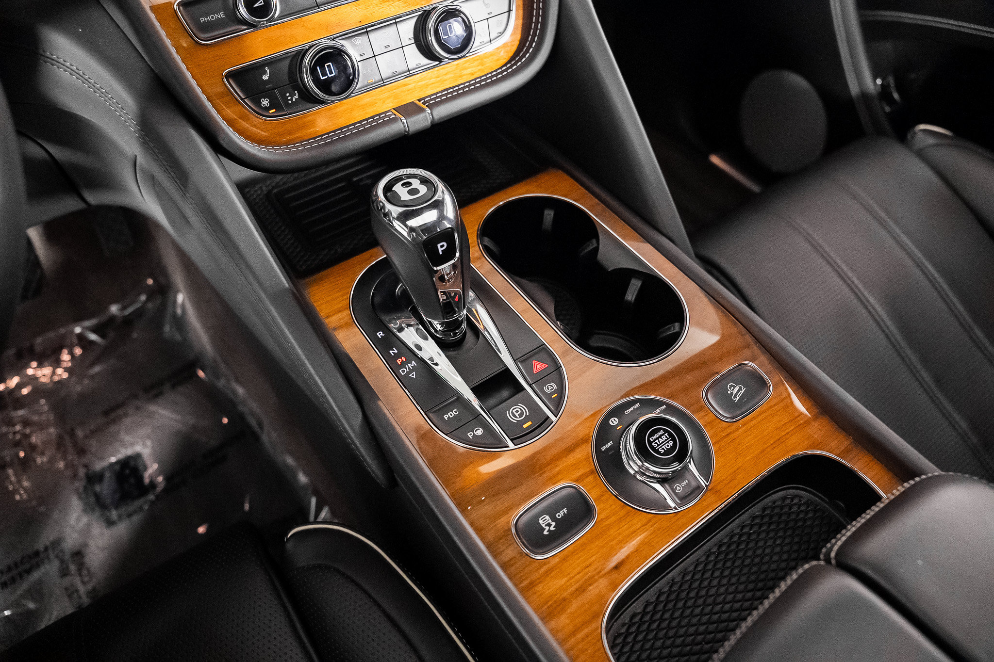 Used 2022 Bentley Bentayga AWD/4WD image 50