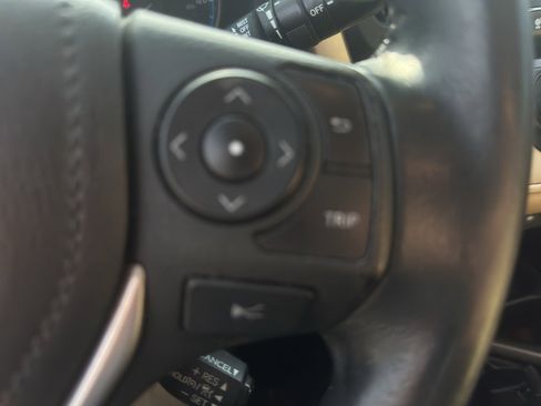 Used 2018 Toyota RAV4 XLE image 11