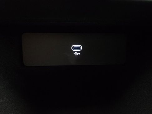 Used 2025 Land Rover Range Rover Evoque Dynamic SE image 29