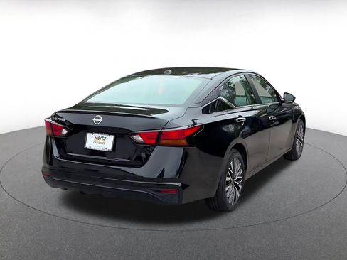 Used 2025 Nissan Altima 2.5 SV image 14