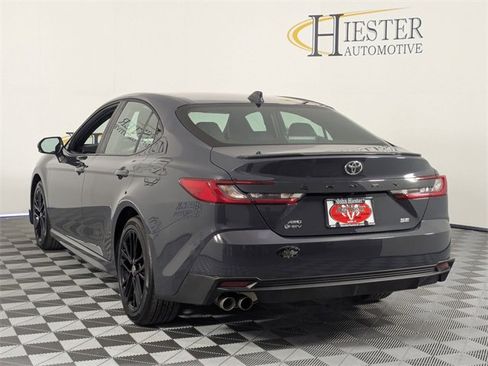 Used 2025 Toyota Camry SE image 5