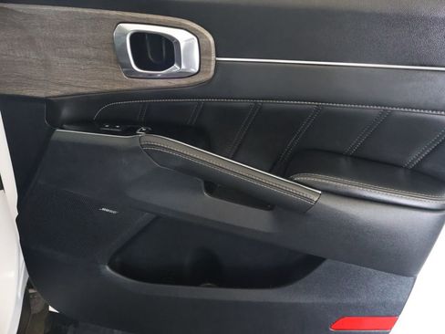 Used 2023 Kia Sorento SX Prestige image 12