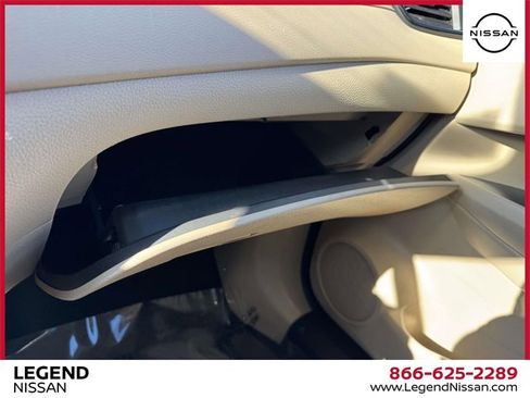 Used 2020 Nissan Rogue SV image 28