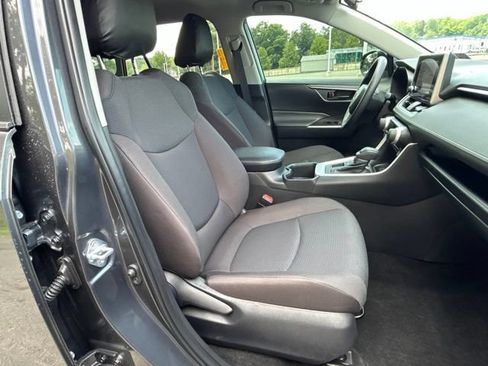 Used 2025 Toyota RAV4 LE AWD/4WD image 20