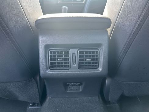 Used 2025 Toyota Camry SE image 24