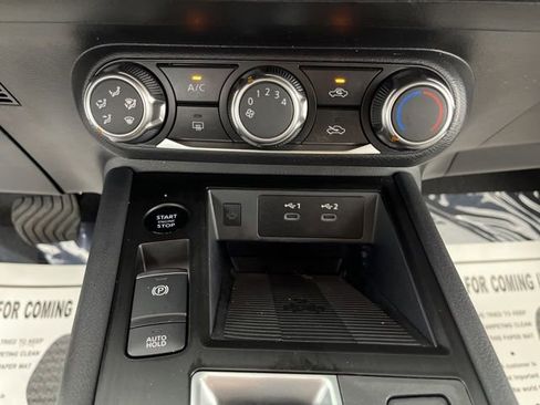 Certified 2025 Nissan Kicks SV FWD image 27