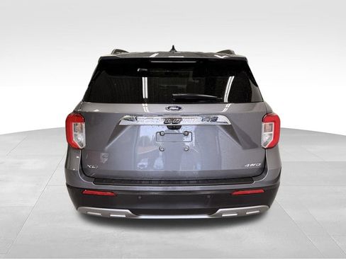 Used 2023 Ford Explorer XLT w/ Equipment Group 202A AWD/4WD image 4