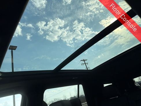 Used 2023 GMC Yukon Denali w/ Advanced Technology Package image 25